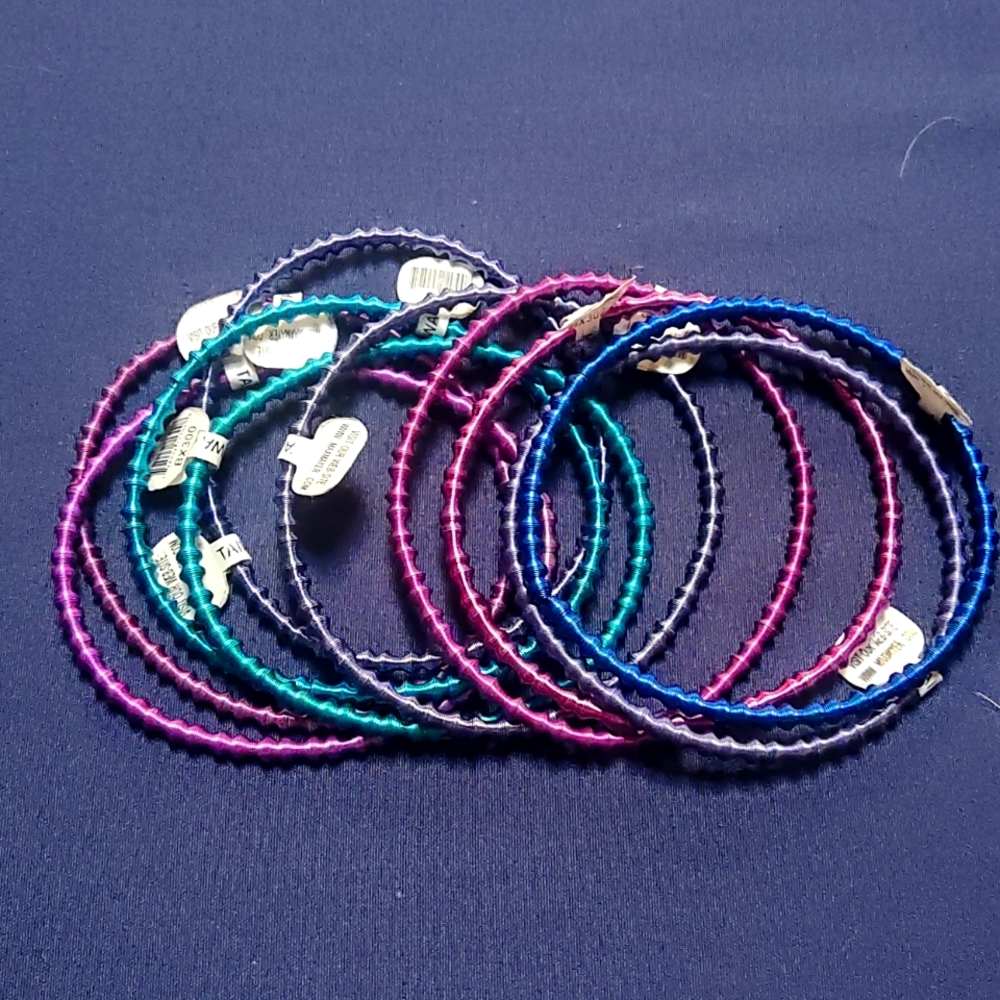 Retractable Wire Bracelet Set